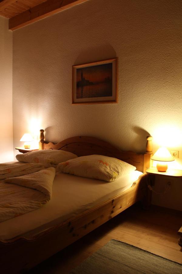 Weingut -1869- Brunnenhof Appartement Hatzenport Buitenkant foto