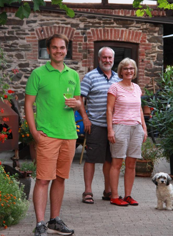 Weingut -1869- Brunnenhof Appartement Hatzenport Buitenkant foto
